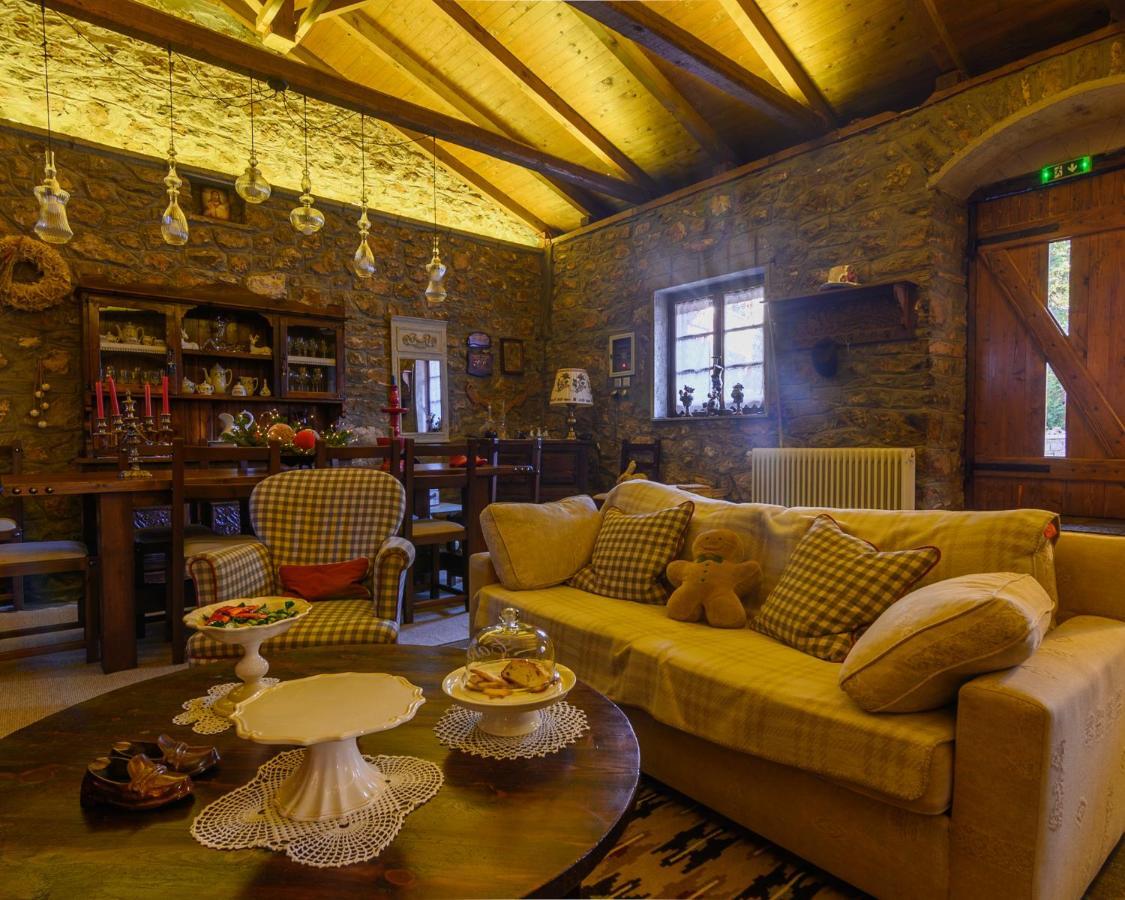 Guesthouse Karahalios โปลีดรอสโซส ภายนอก รูปภาพ