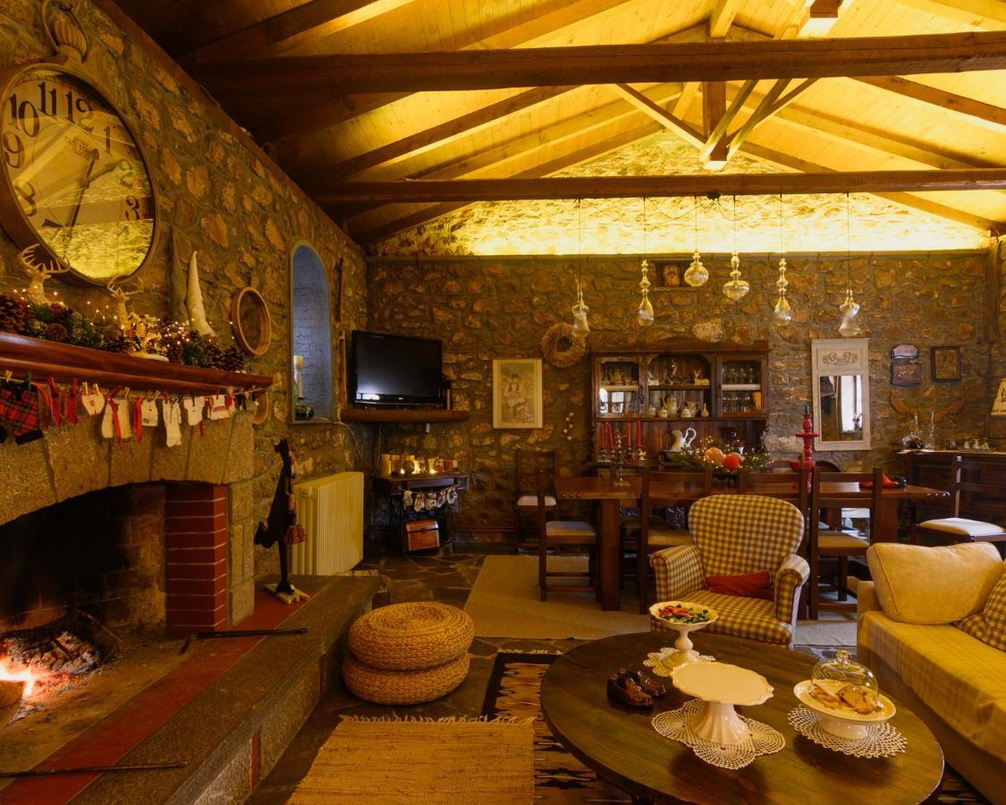 Guesthouse Karahalios โปลีดรอสโซส ภายนอก รูปภาพ