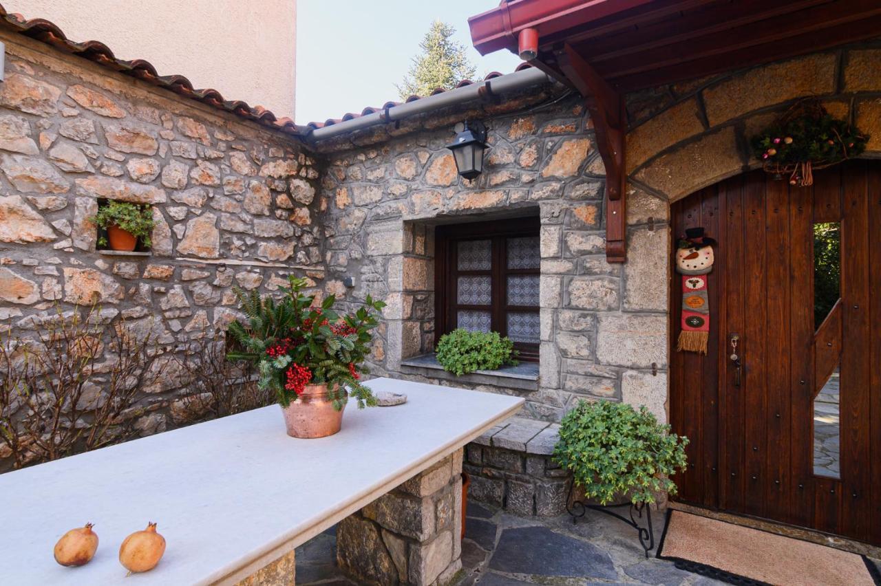 Guesthouse Karahalios โปลีดรอสโซส ภายนอก รูปภาพ